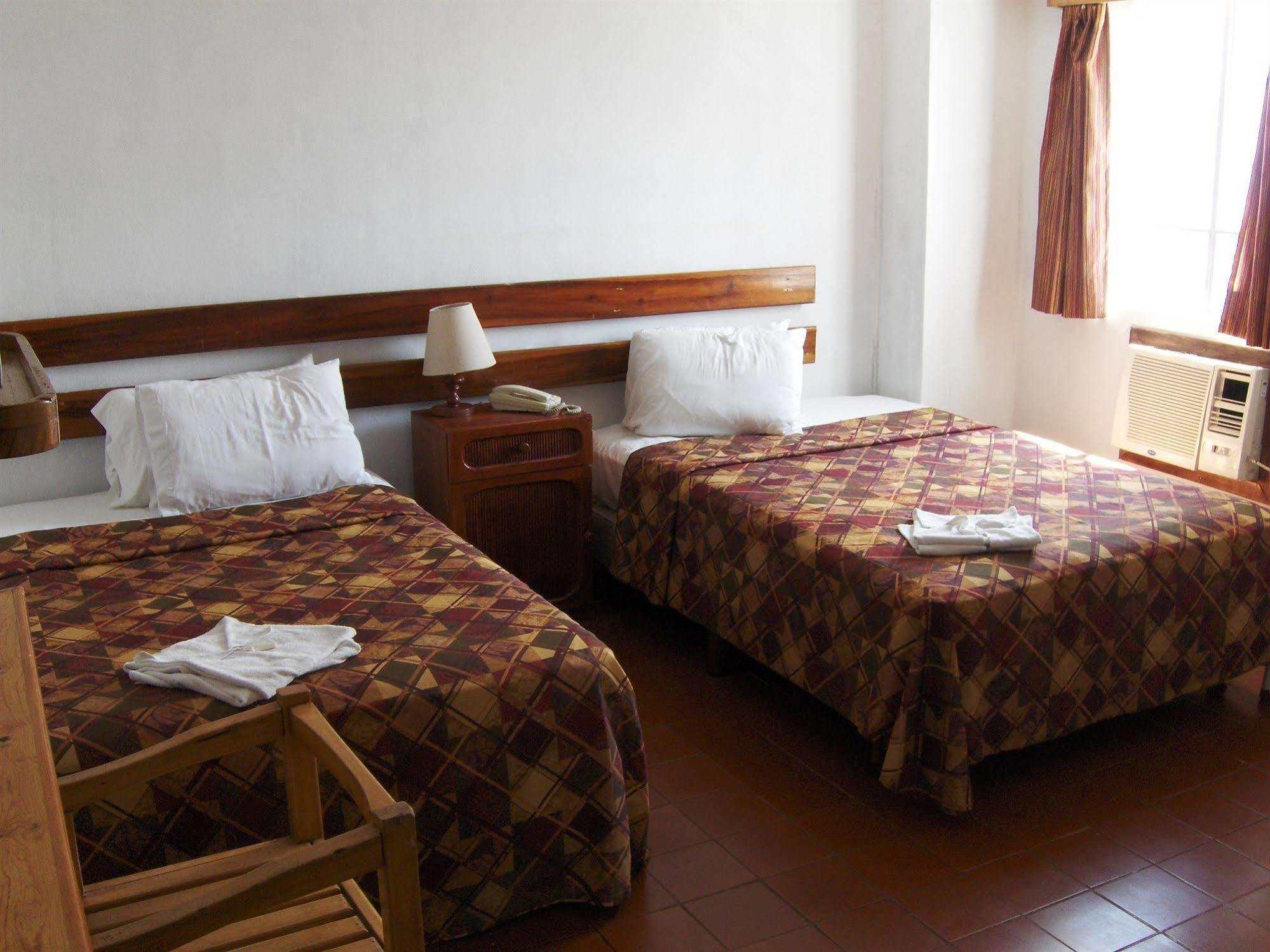 Hotel Alux Cancun Bagian luar foto